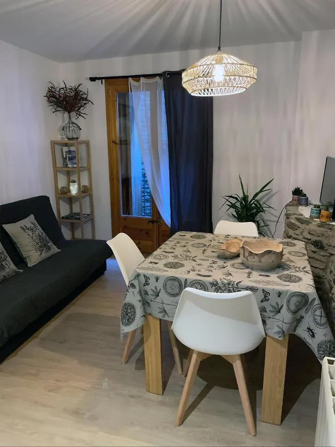 Apartaments Albinana Llavorsi 0*,  Spain