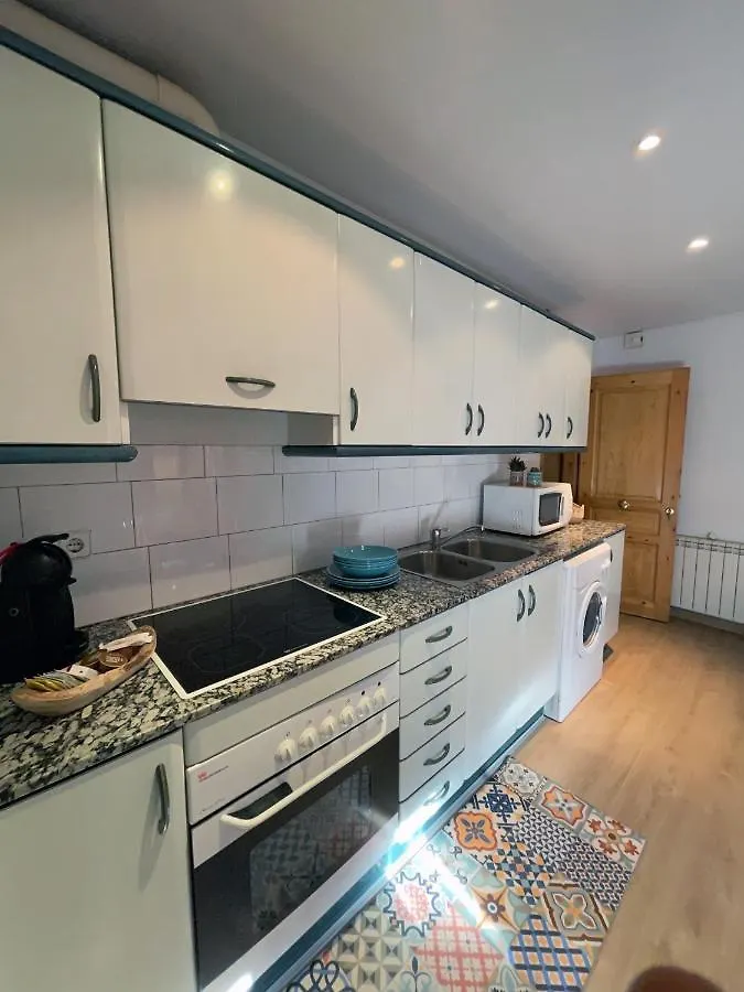 Apartaments Albinana Llavorsí 0*,
