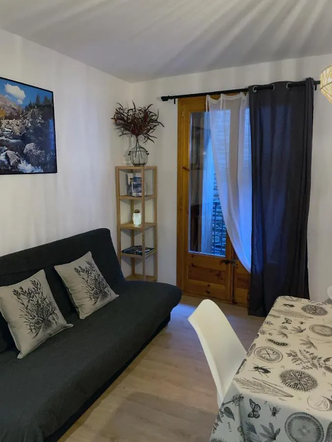 Apartaments Albinana Llavorsi Apartment