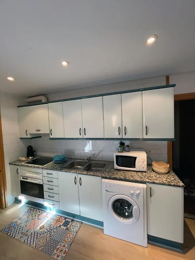 Apartaments Albinana Llavorsi 0*,  Spain