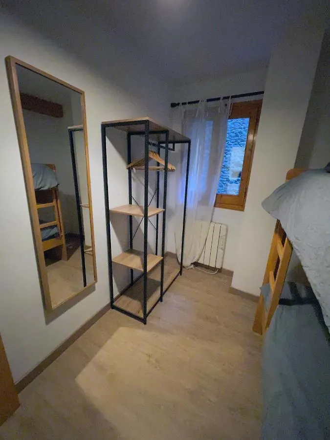Apartaments Albinana Llavorsí 0*,